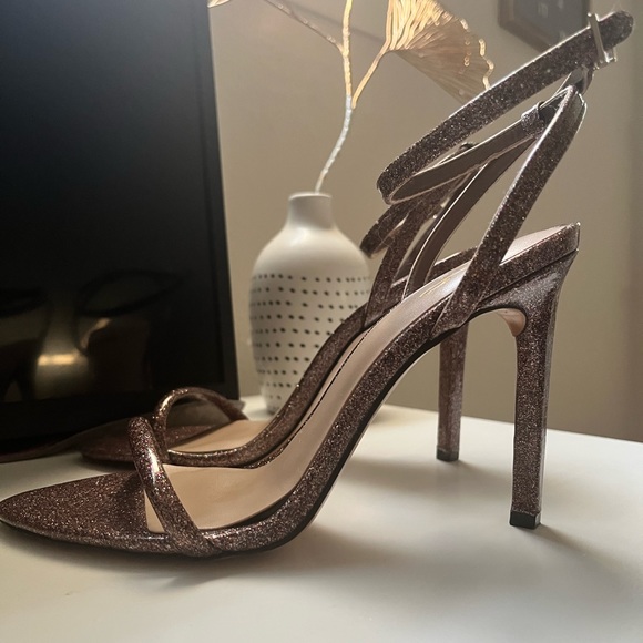 Heels - Picture 2 of 5